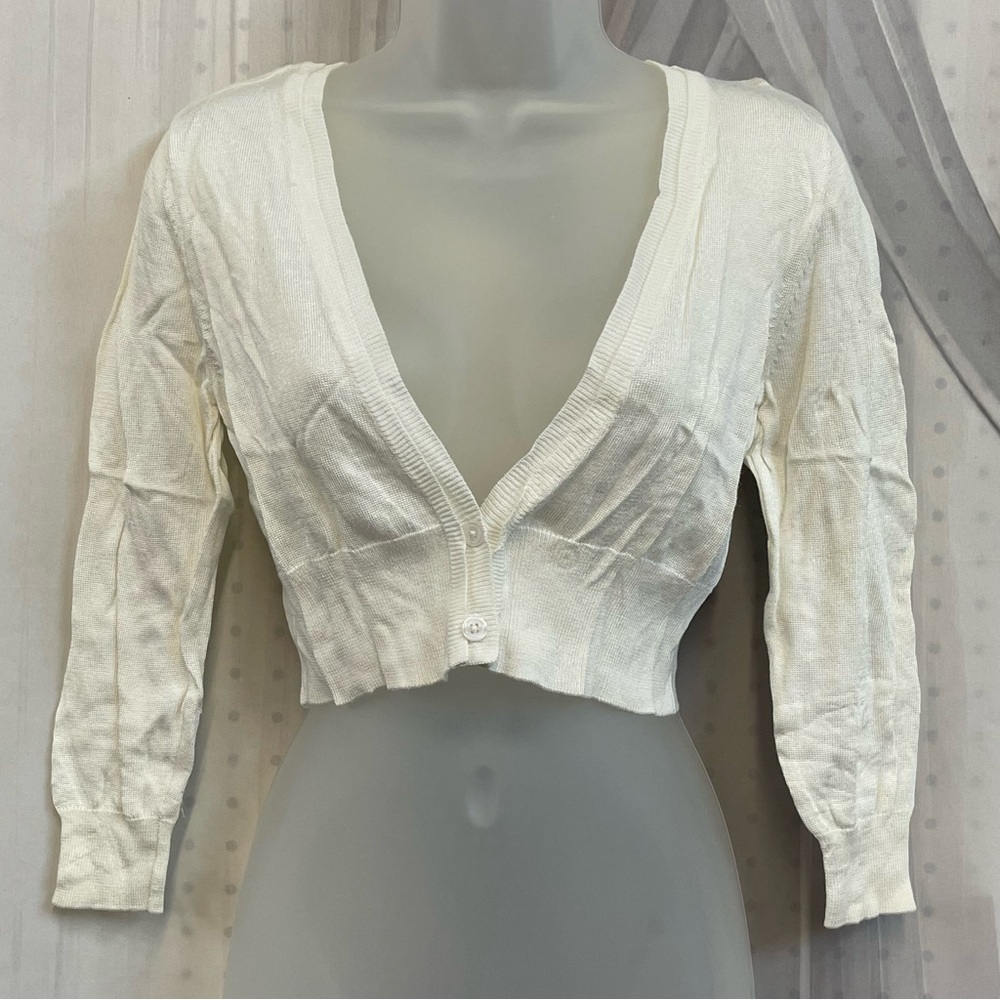 Worthington Cream Cropped Top Bolero Medium M V-neck Embroidered Knit Delicate